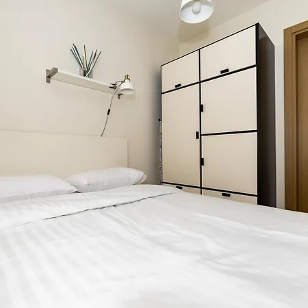 W/parking Near The Centre, By Cohost Palanga