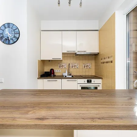 W/parking Near The Centre, By Cohost Appartamento *