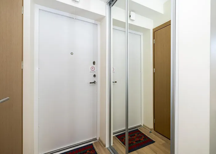 W/parking Near The Centre, By Cohost *