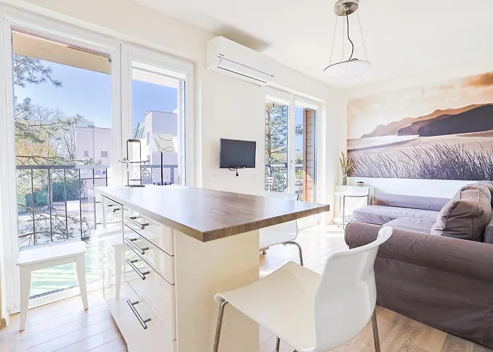 W/parking Near The Centre, By Cohost